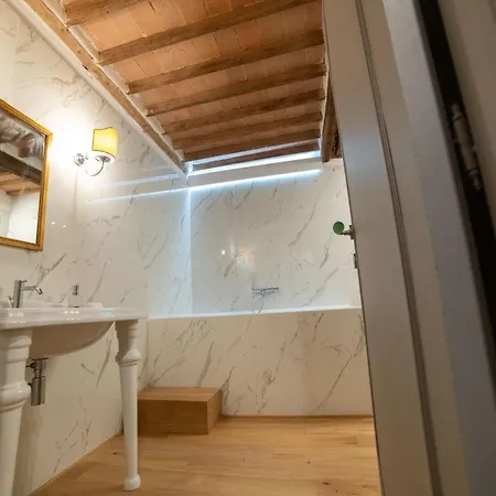 Apartment The Rose Siena